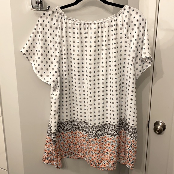 Torrid blouse short sleeve size 2 - Picture 6 of 6